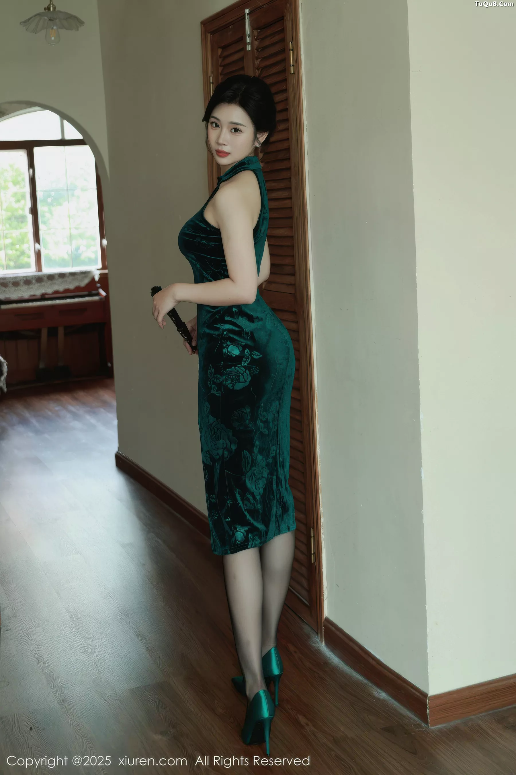 秀人集.com_[XiuRen秀人网]No.10962_模特南乔性感墨绿色蕾丝内衣配超薄黑丝秀惹火身材撩人诱惑写真72P