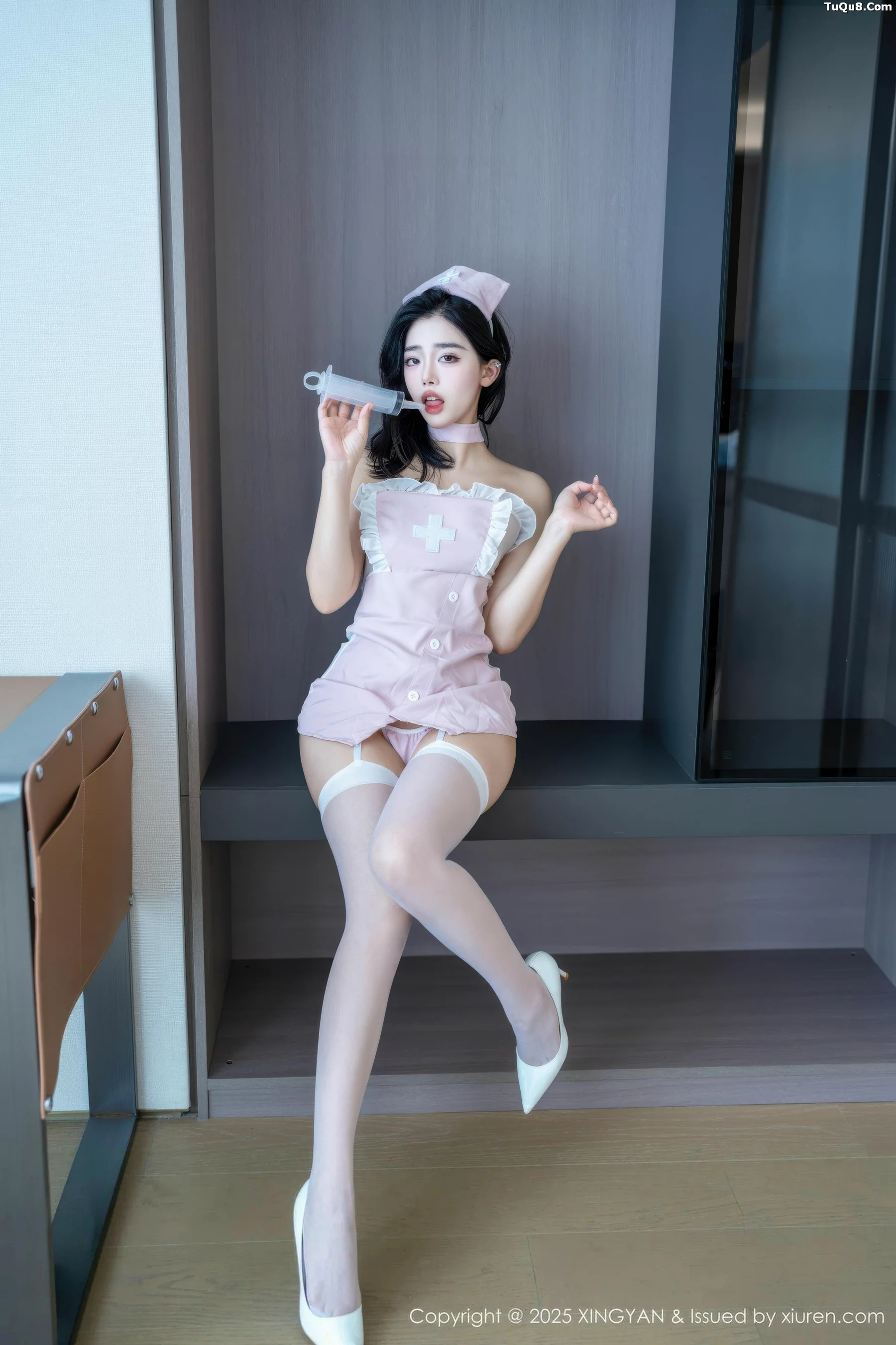 秀人集.com_[XINGYAN星颜社]VOL.425_模特阮福福性感粉色护士装配白丝吊袜秀完美身材诱惑写真63P