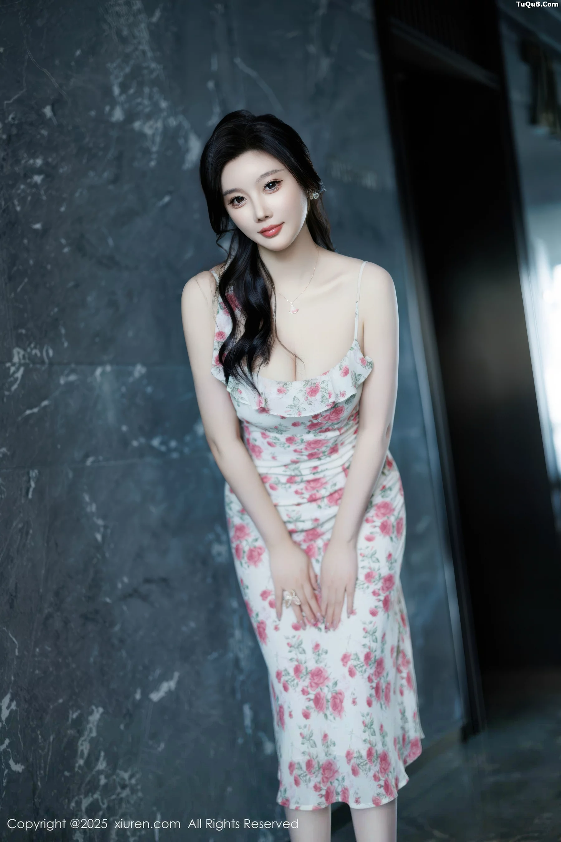 秀人集.com_[XiuRen秀人网]No.10977_女神CHENCHEN.性感碎花裙露白色情趣内衣秀丰腴身材诱惑写真92P