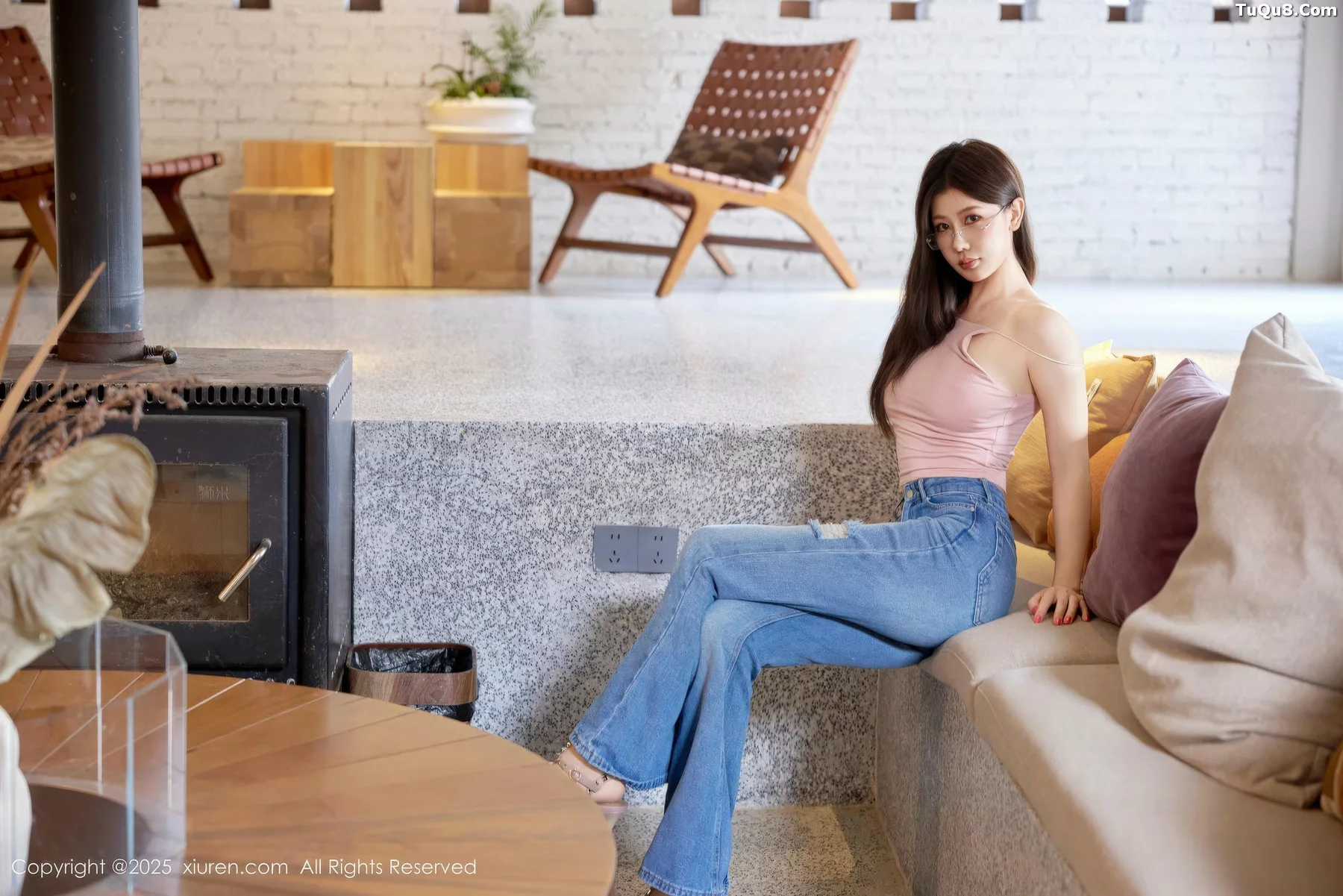 秀人集.com_[XiuRen秀人网]No.10983_模特尹甜甜sunny性感粉色上衣配蓝色牛仔裤秀完美身材诱惑写真83P