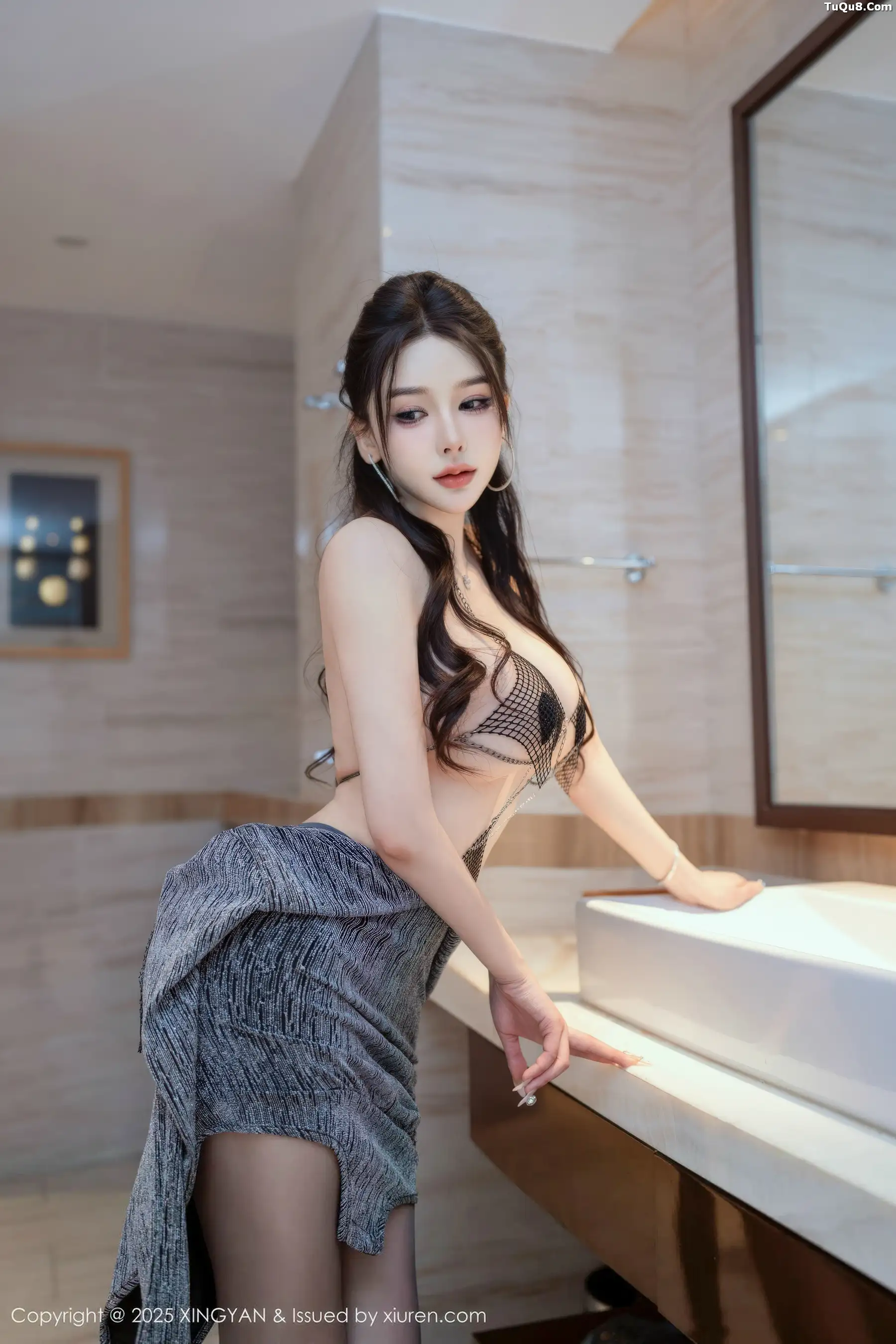 秀人集.com_[XINGYAN星颜社]VOL.427_女神李丽莎灰色连衣短裙露金属情趣内衣秀惹火身材诱惑写真71P