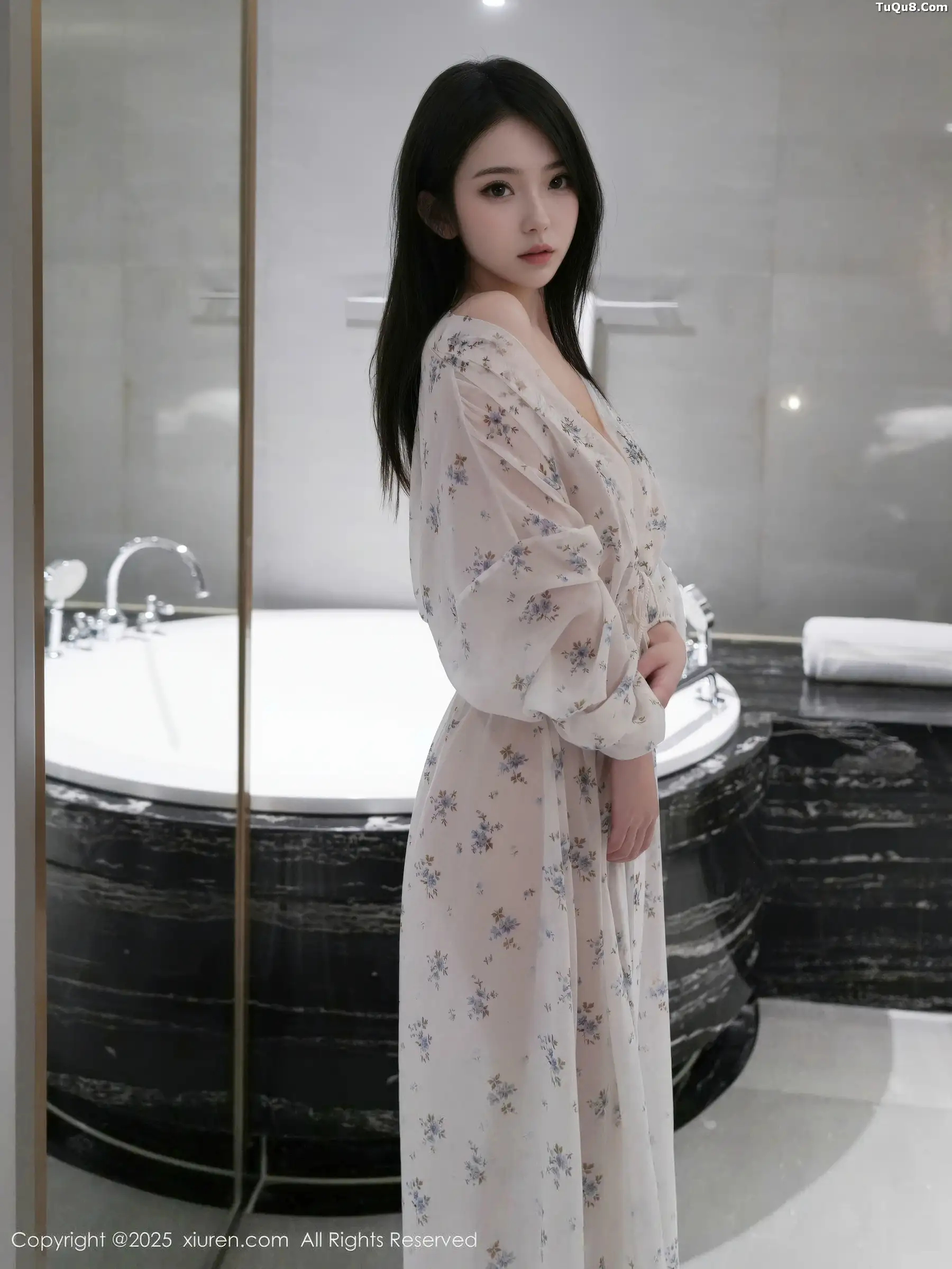 秀人集.com_[XiuRen秀人网]No.10988_模特烧烧小桃蓝色连衣短裙+白色碎花连衣裙秀曼妙身材诱惑写真52P