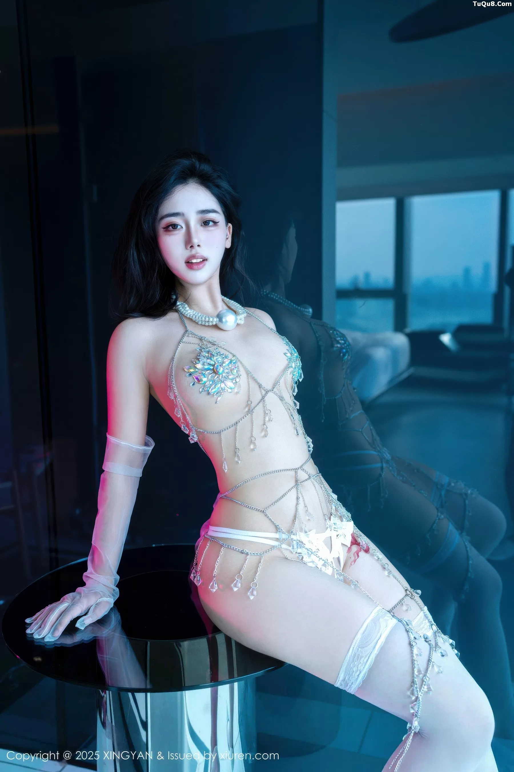 秀人集.com_[XINGYAN星颜社]VOL.415_模特阮福福性感白色珍珠内衣配白色丝袜秀惹火身材诱惑写真66P