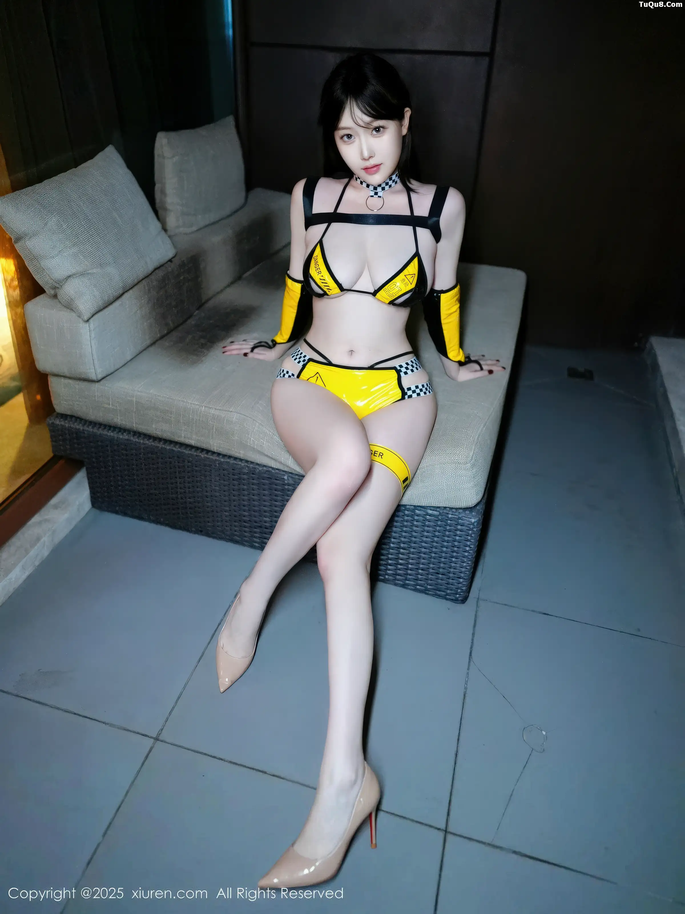 秀人集.com_[XiuRen秀人网]No.11056_模特李沁恩lrene户外性感黄色赛车制服秀丰腴身材迷人诱惑写真79P