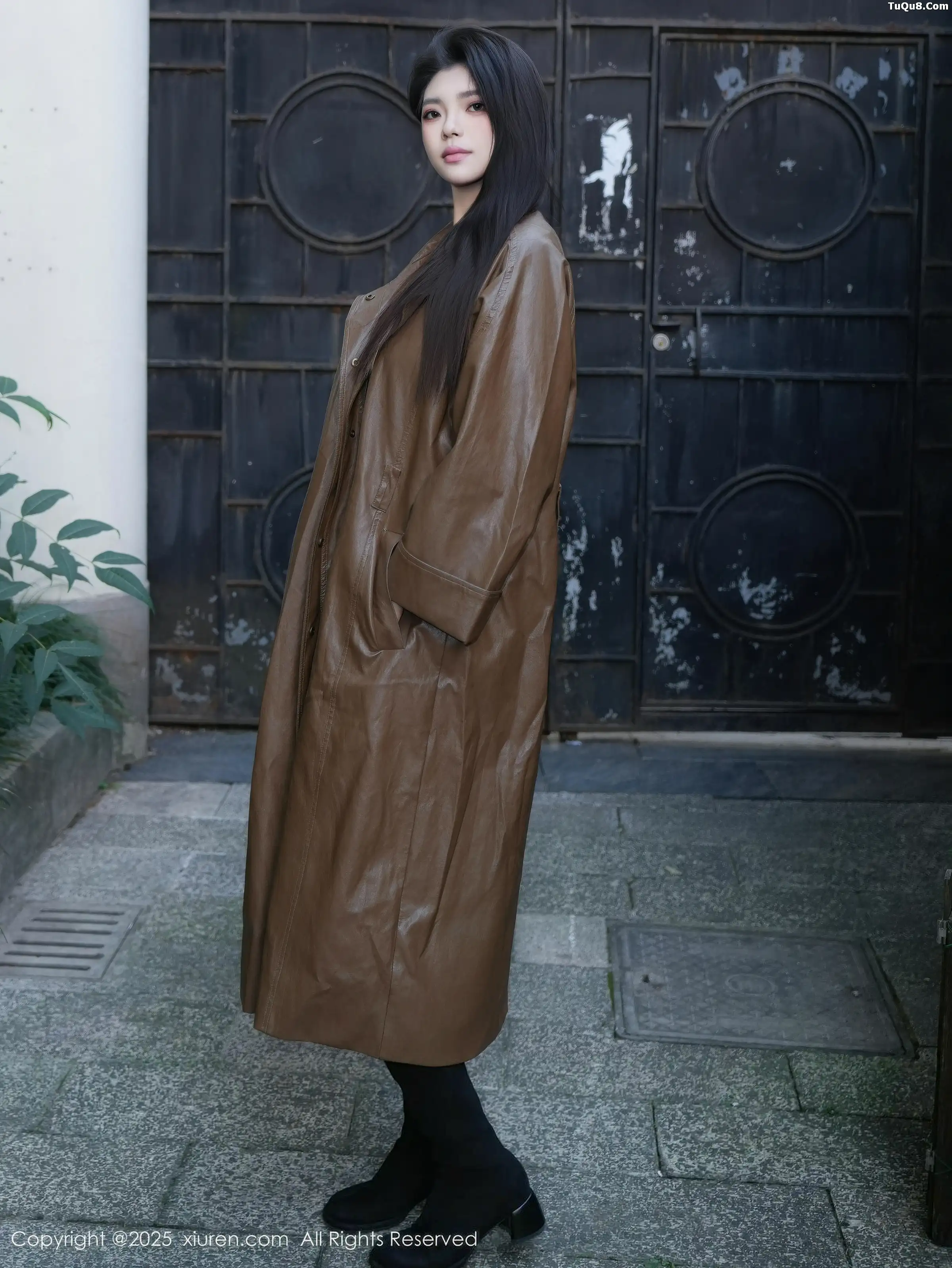 秀人集.com_[XiuRen秀人网]No.11067_模特冬安性感紫色情趣内衣配紫丝吊袜秀丰满身材惹火诱惑写真70P