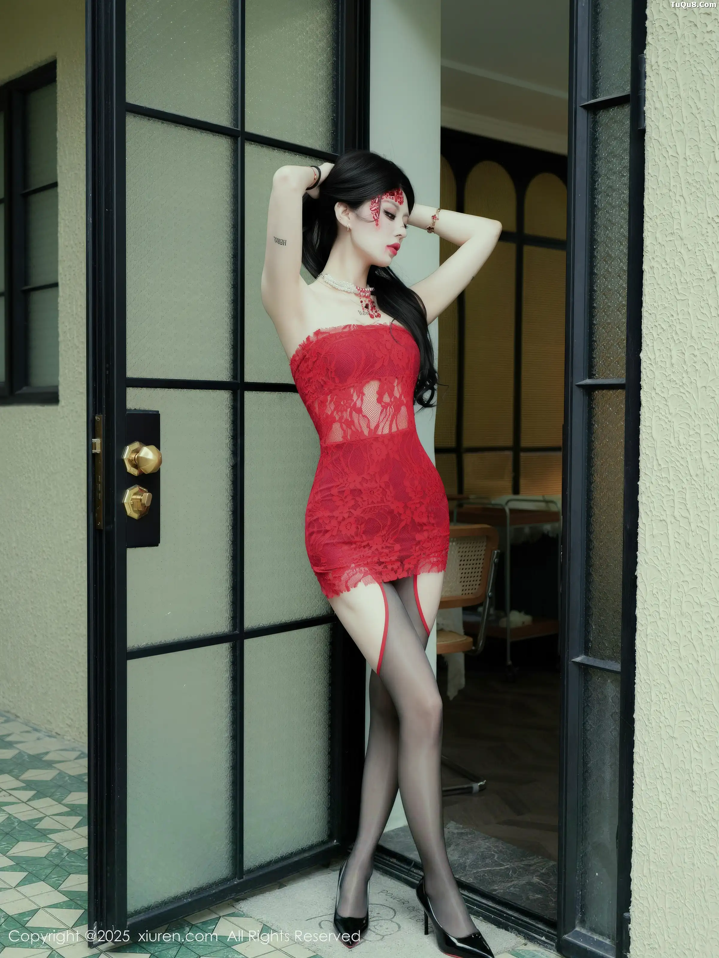 秀人集.com_[XiuRen秀人网]No.11032_模特四月月私房性感红色连衣短裙配黑丝吊袜秀完美身材诱惑写真85P