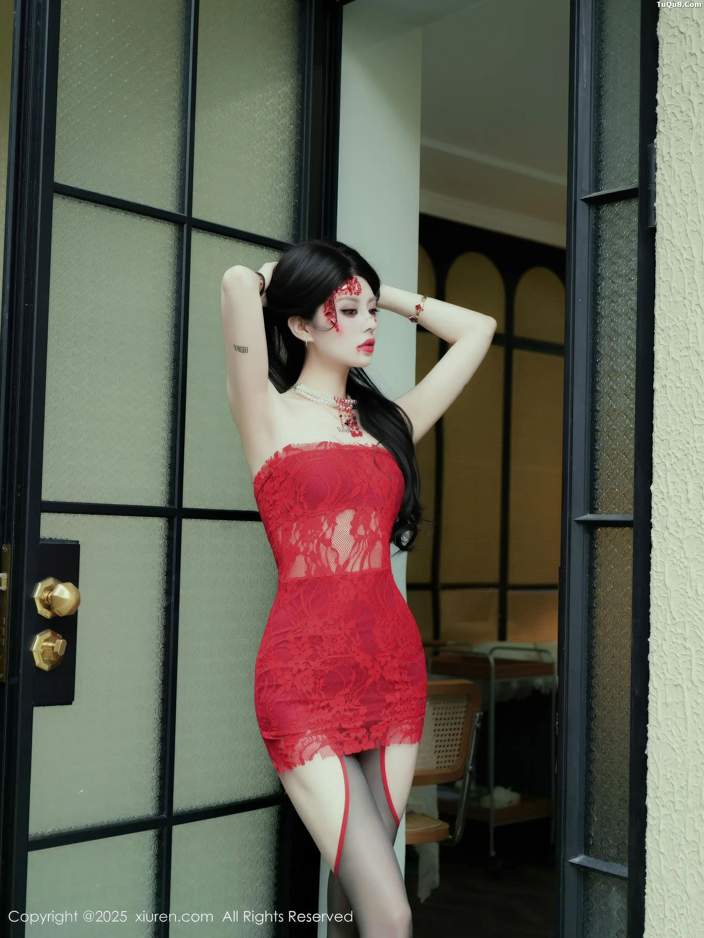 秀人集.com_[XiuRen秀人网]No.11032_模特四月月私房性感红色连衣短裙配黑丝吊袜秀完美身材诱惑写真85P