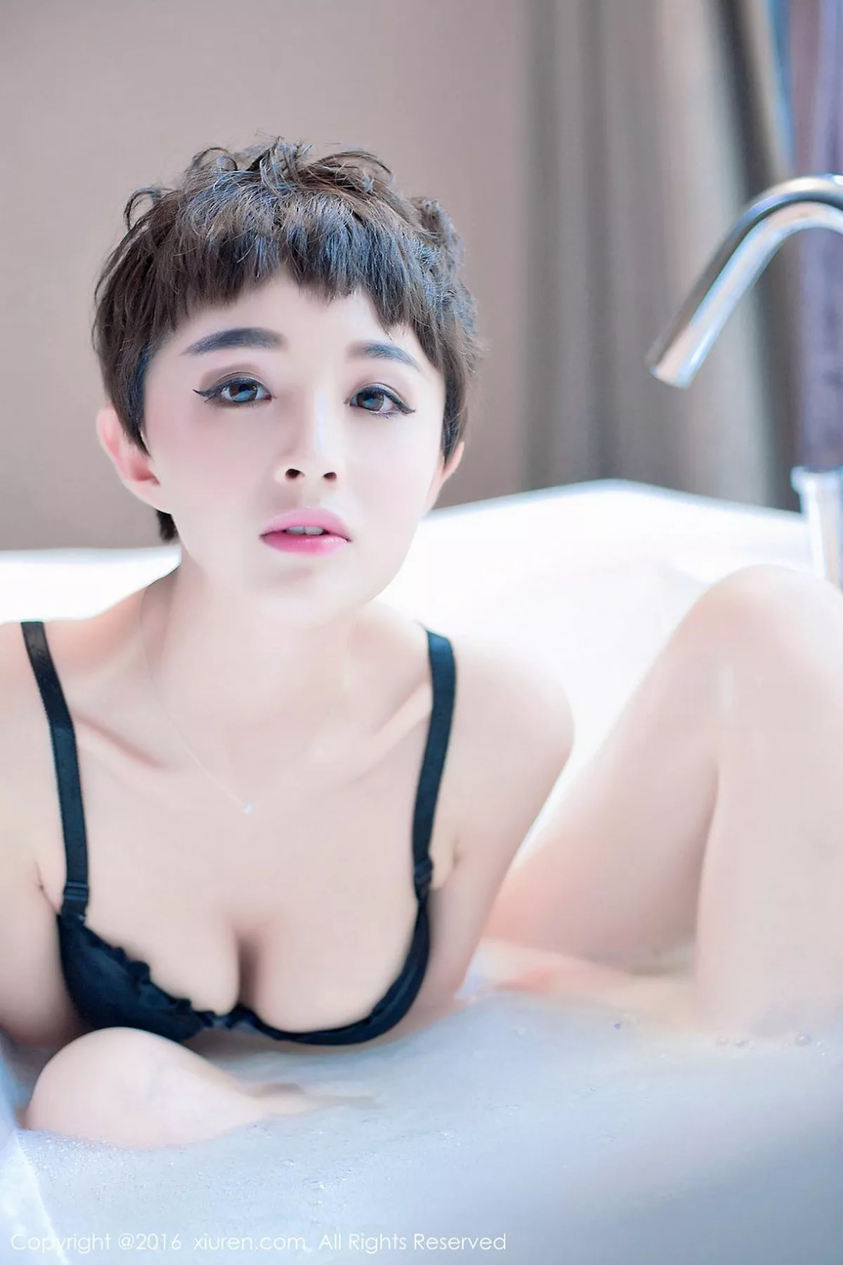 秀人集.com_[XiuRen秀人网]No.657_嫩模baby_kiki浴缸里性感黑色内衣秀白嫩豪乳诱惑写真70P