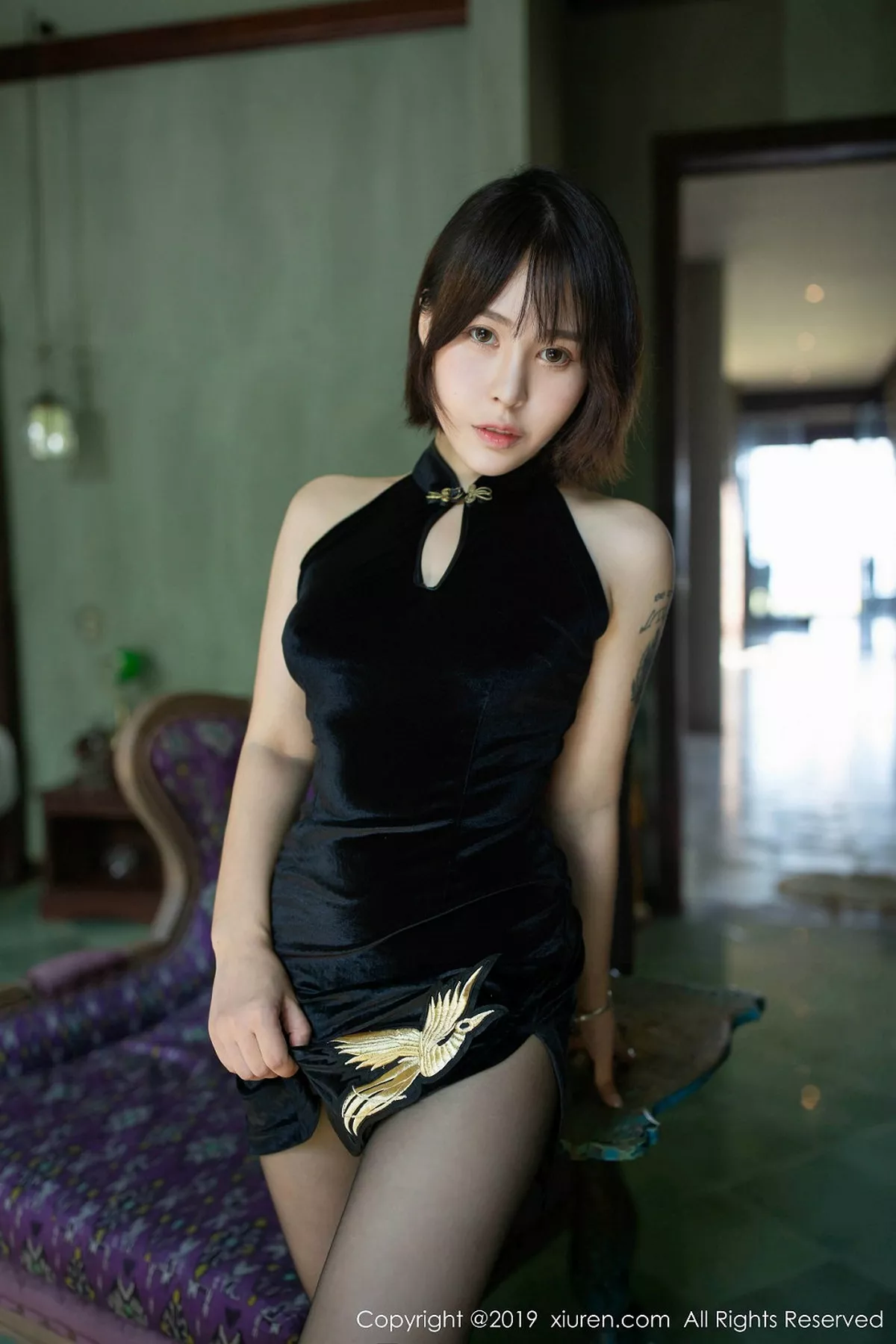 秀人集.com_[XiuRen秀人网]No.1773_女神Evelyn艾莉巴厘岛旅拍私房古韵旗袍配黑丝袜完美诱惑写真50P