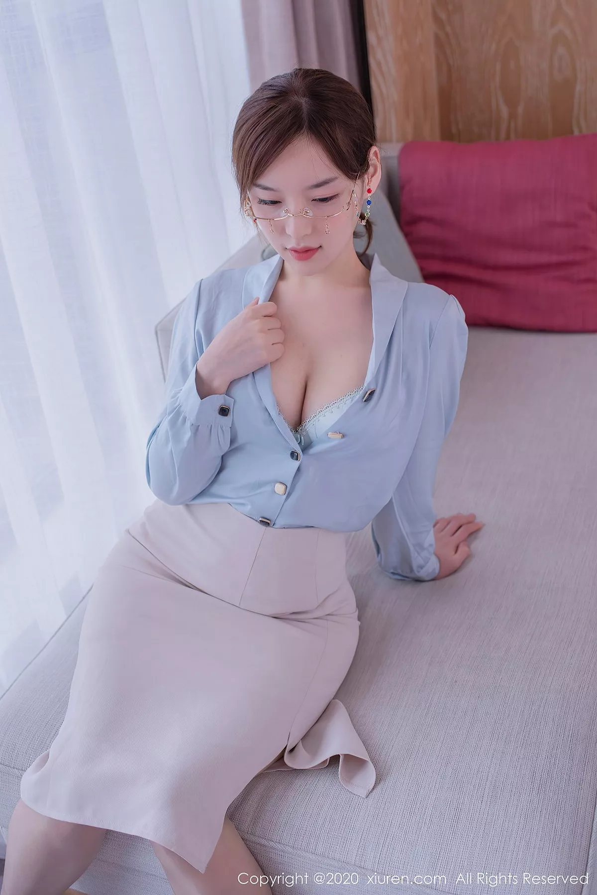 秀人集.com_[XiuRen秀人网]No.2597_嫩模范小宣fancy成都旅拍办公室OL制服主题精致内衣惹火诱惑写真65P