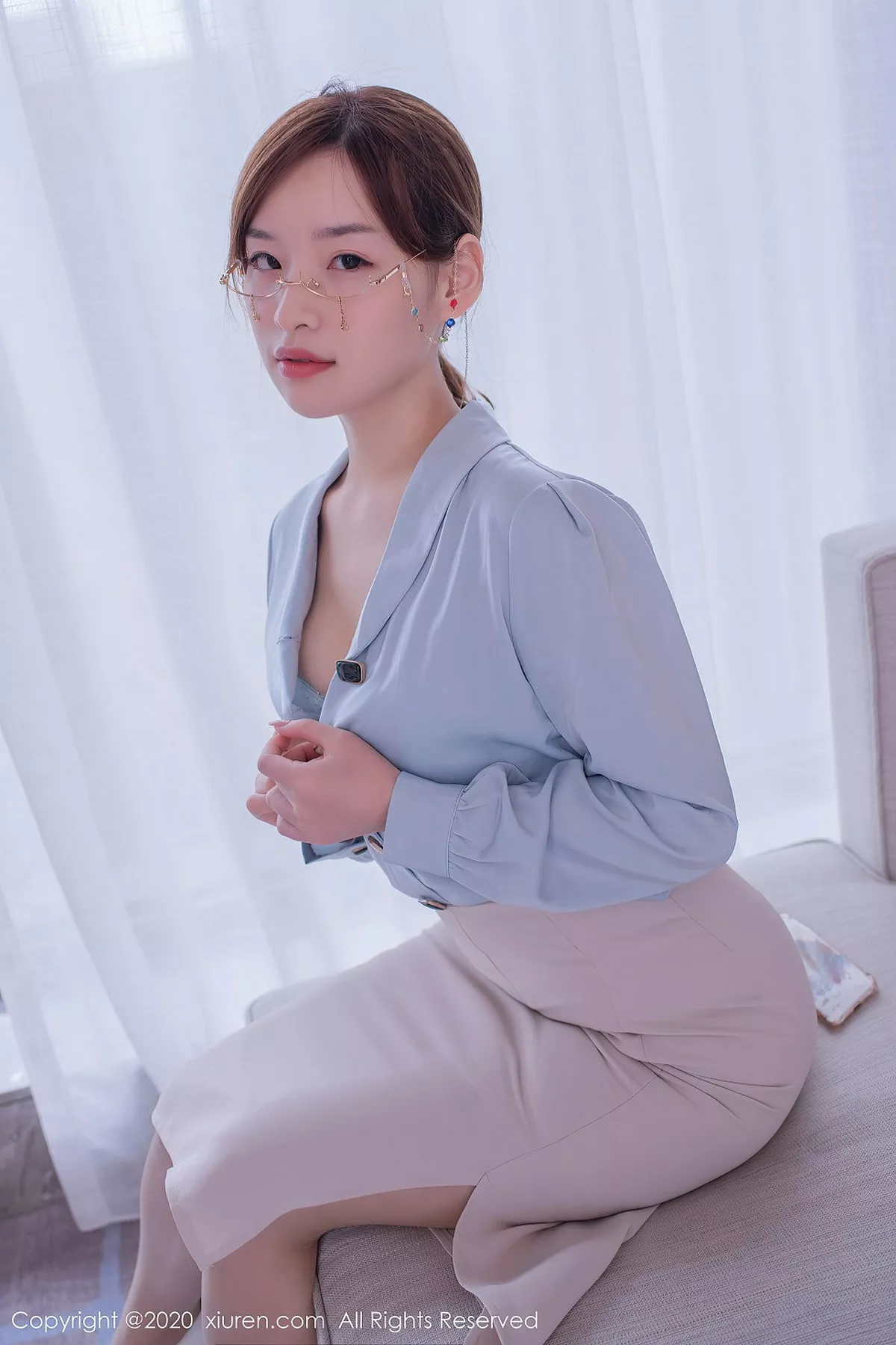 秀人集.com_[XiuRen秀人网]No.2597_嫩模范小宣fancy成都旅拍办公室OL制服主题精致内衣惹火诱惑写真65P