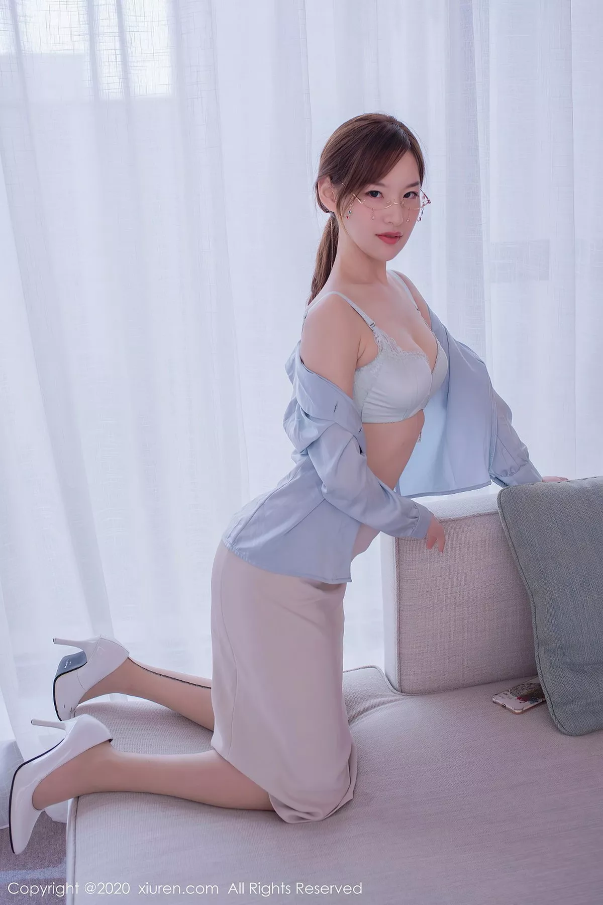 秀人集.com_[XiuRen秀人网]No.2597_嫩模范小宣fancy成都旅拍办公室OL制服主题精致内衣惹火诱惑写真65P