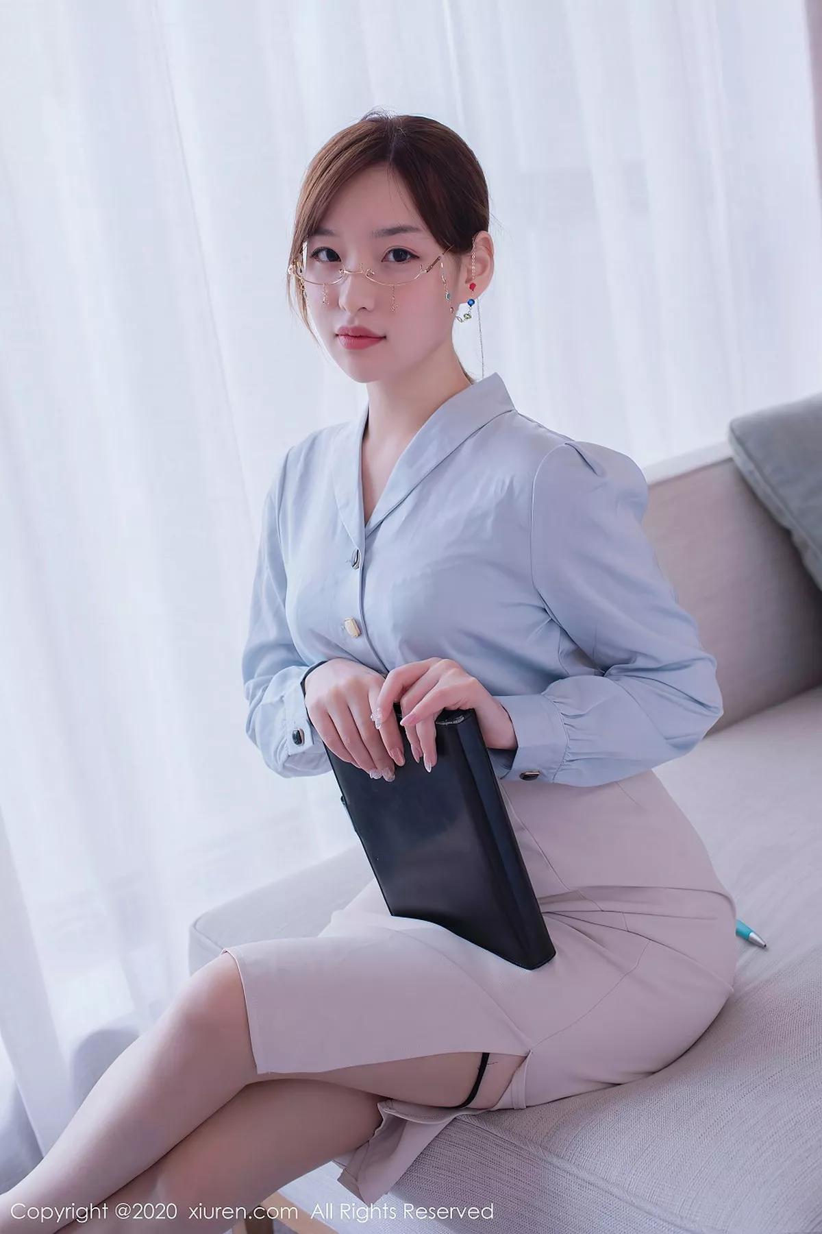 秀人集.com_[XiuRen秀人网]No.2597_嫩模范小宣fancy成都旅拍办公室OL制服主题精致内衣惹火诱惑写真65P